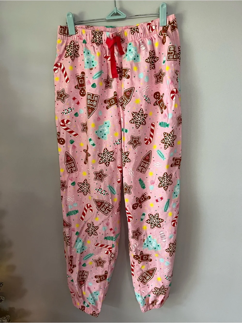 Old Navy Pink Holiday Pajama Set with Festive Print